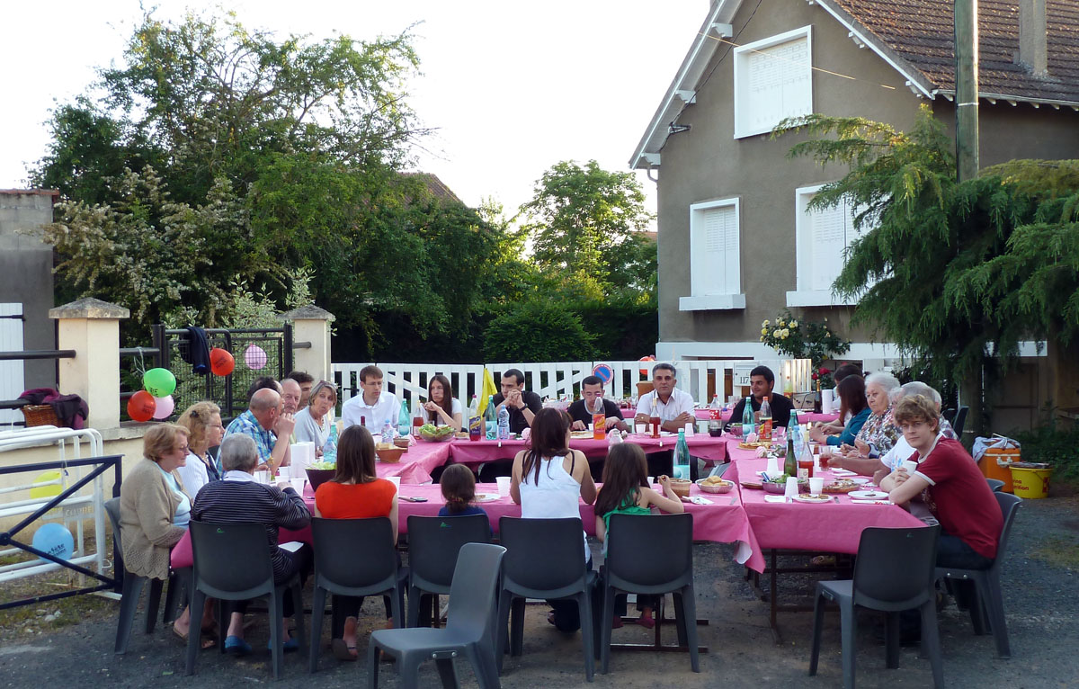 fete_voisins_2012_05.jpg, janv. 2013 fete_voisins_2012_05.jpg
