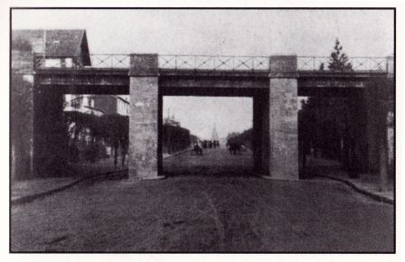 Le_pont_du_chemin_de_fer_en_1880_.jpg, avr. 2014 Le_pont_du_chemin_de_fer_en_1880_.jpg