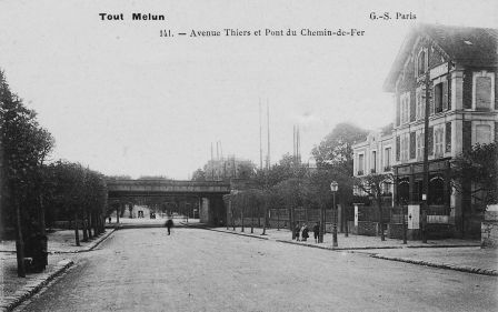 Tout_MELUN_avenue_Thiers_et_Pont_du_chemin_de_fer_.jpg, avr. 2014 Tout_MELUN_avenue_Thiers_et_Pont_du_chemin_de_fer_.jpg